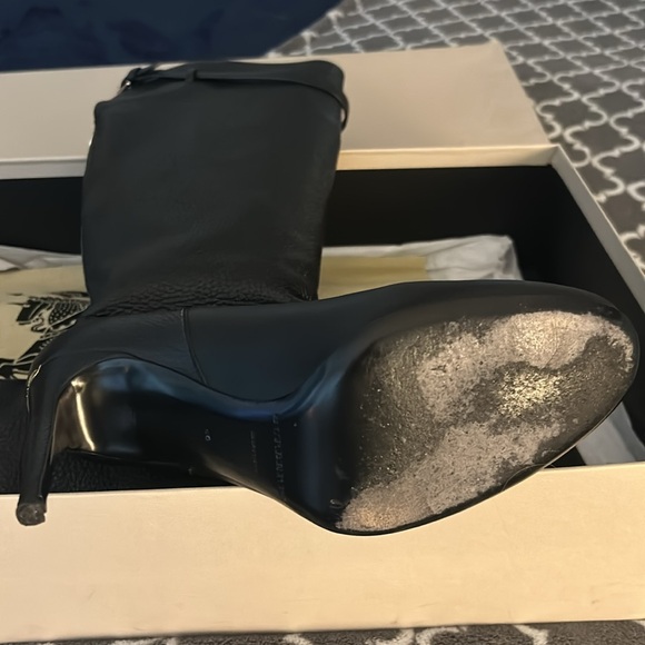 Burberry Heritage Grain Knee High Heel Boots - Picture 2 of 8